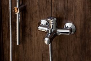 Смеситель для ванны/душа OneLife P01-100cr полимерный