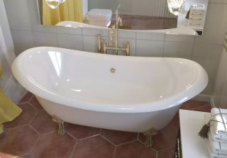 Ванна из искусственного камня AquaStone Лиона 190x86см белые ножки