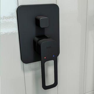 Встраиваемый смеситель для душа IDDIS Slide с двумя выходами чёрный матовый SLIBL00i67