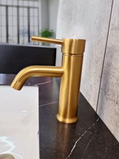 Смеситель для раковины AltroBagno Metropoli 0134 OrSp