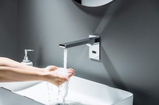 Встраиваемый смеситель для раковины Aquatek Лира AQ5413CR электронный с предустановленной температурой хром