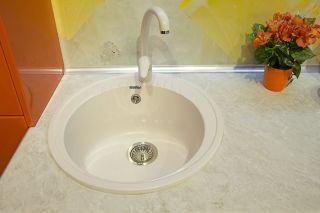 Мойка кухонная GranFest Чёрная Rondo R-520 чер