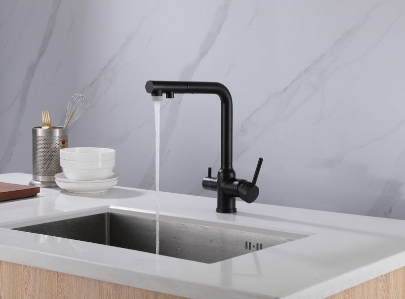 Смеситель для кухни ABBER Emotion AF8814B с подключением фильтра и выдвижной лейкой чёрный матовый