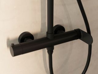 Душевая стойка Vincea Rondo VSFS-1R0MB, черный